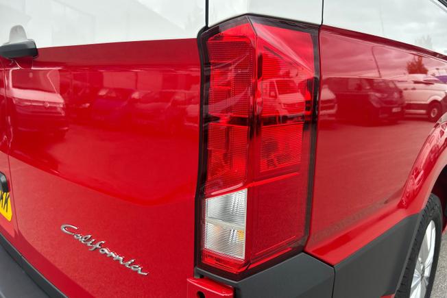 VOLKSWAGEN Grand California Photo 18