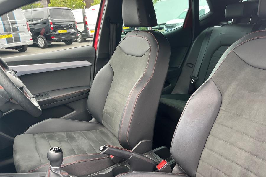 SEAT Ibiza Photo autoimg-794bd3bfba3c5da9a5f7a7ddfdccaa55b3ab6da7.jpg