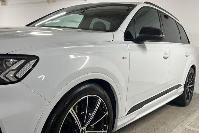 AUDI Q7 Photo 40