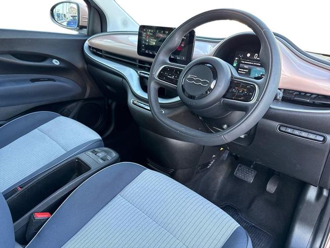 FIAT 500e Photo 6