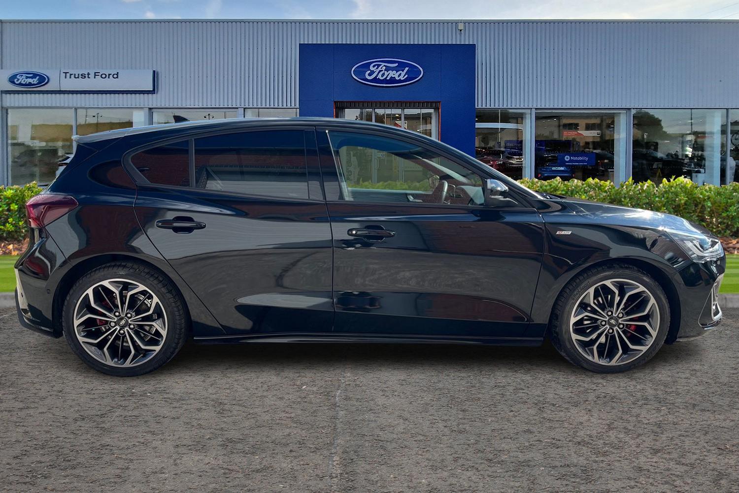 Ford FOCUS Photo 2
