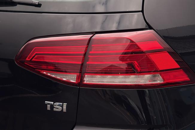 VOLKSWAGEN Golf Photo 18