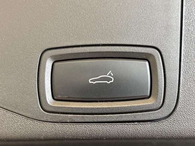 PORSCHE Taycan Photo 42