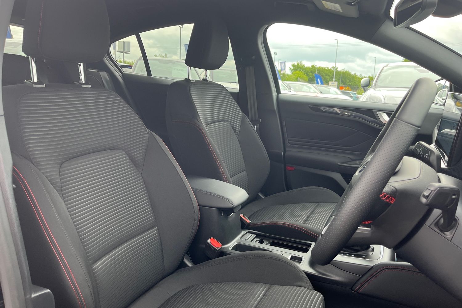 Ford FOCUS Photo 16