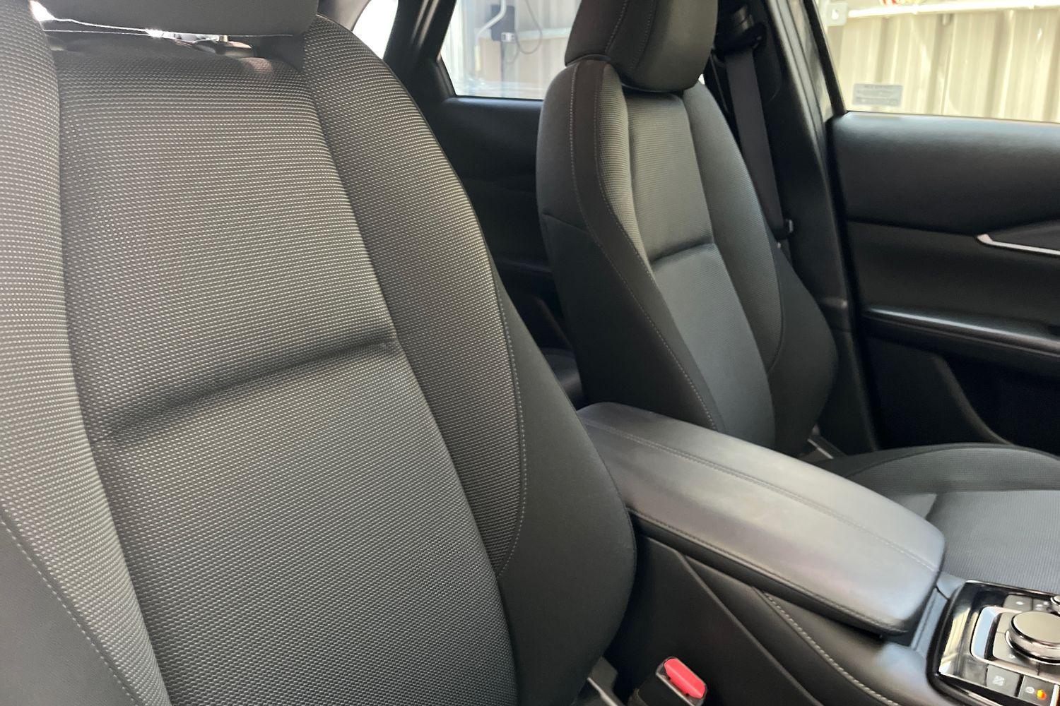 Mazda CX-30 Photo 16
