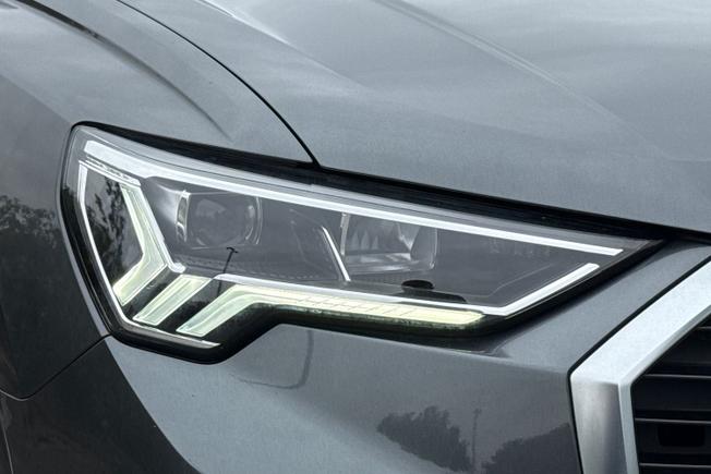 AUDI Q3 Photo 19