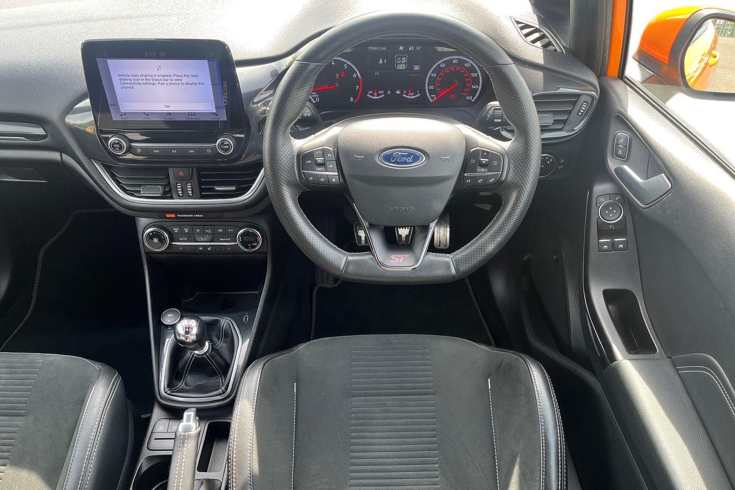 Ford FIESTA Photo 10