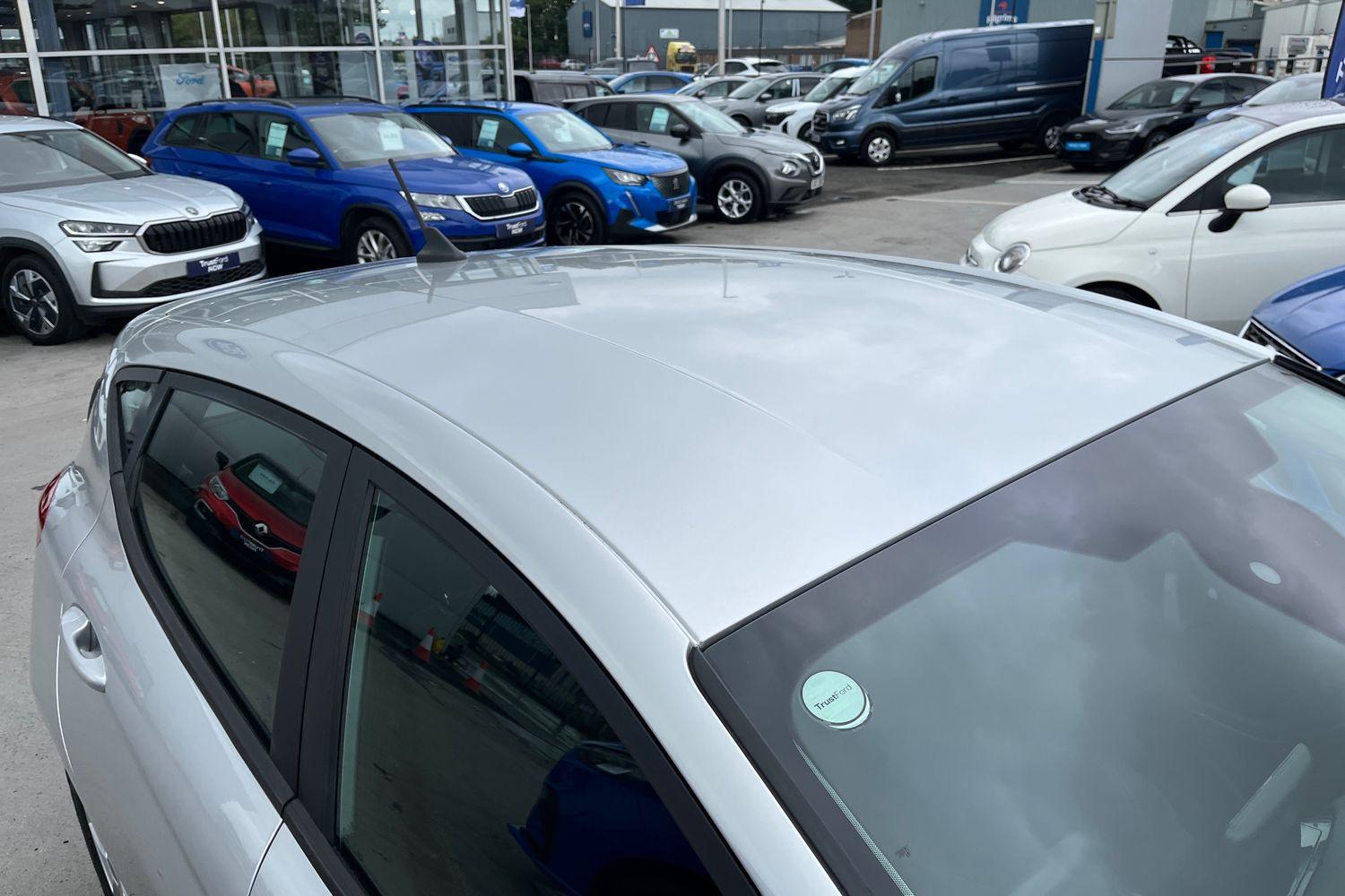Ford FIESTA Photo 25
