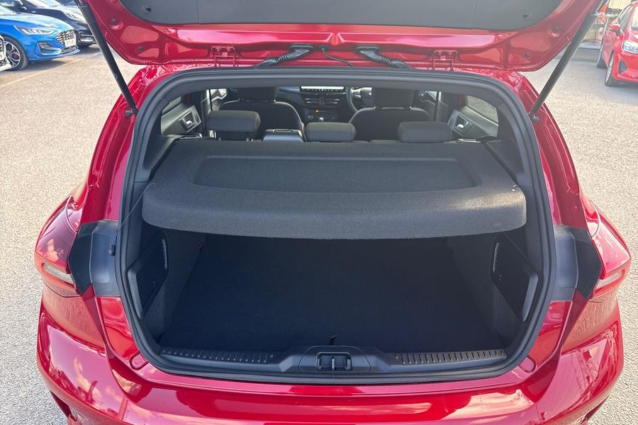 FORD FOCUS Photo autoimg-796bc531421486cdda8c9a55cf9cf1ca5a3a3648.jpg