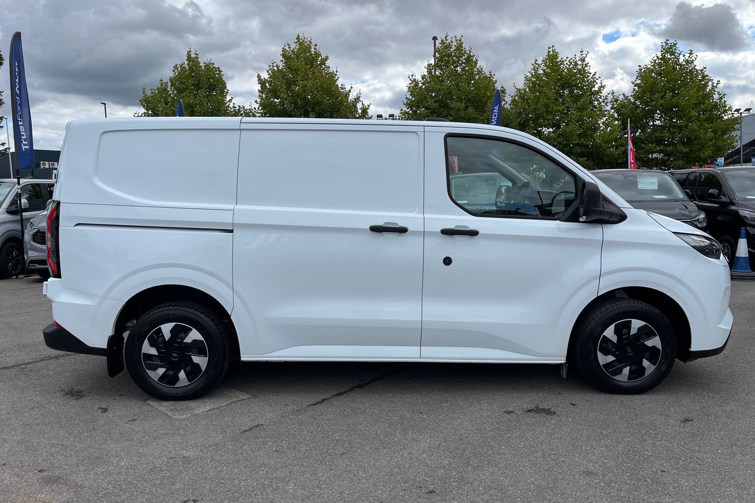 Ford E-TRANSIT CUSTOM Photo 35