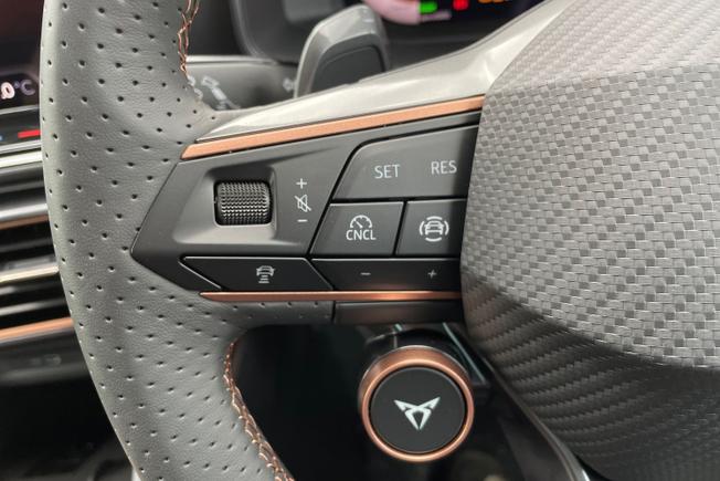 CUPRA Leon Photo 16