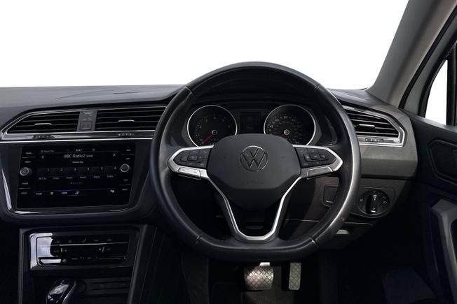 VOLKSWAGEN Tiguan Photo 11