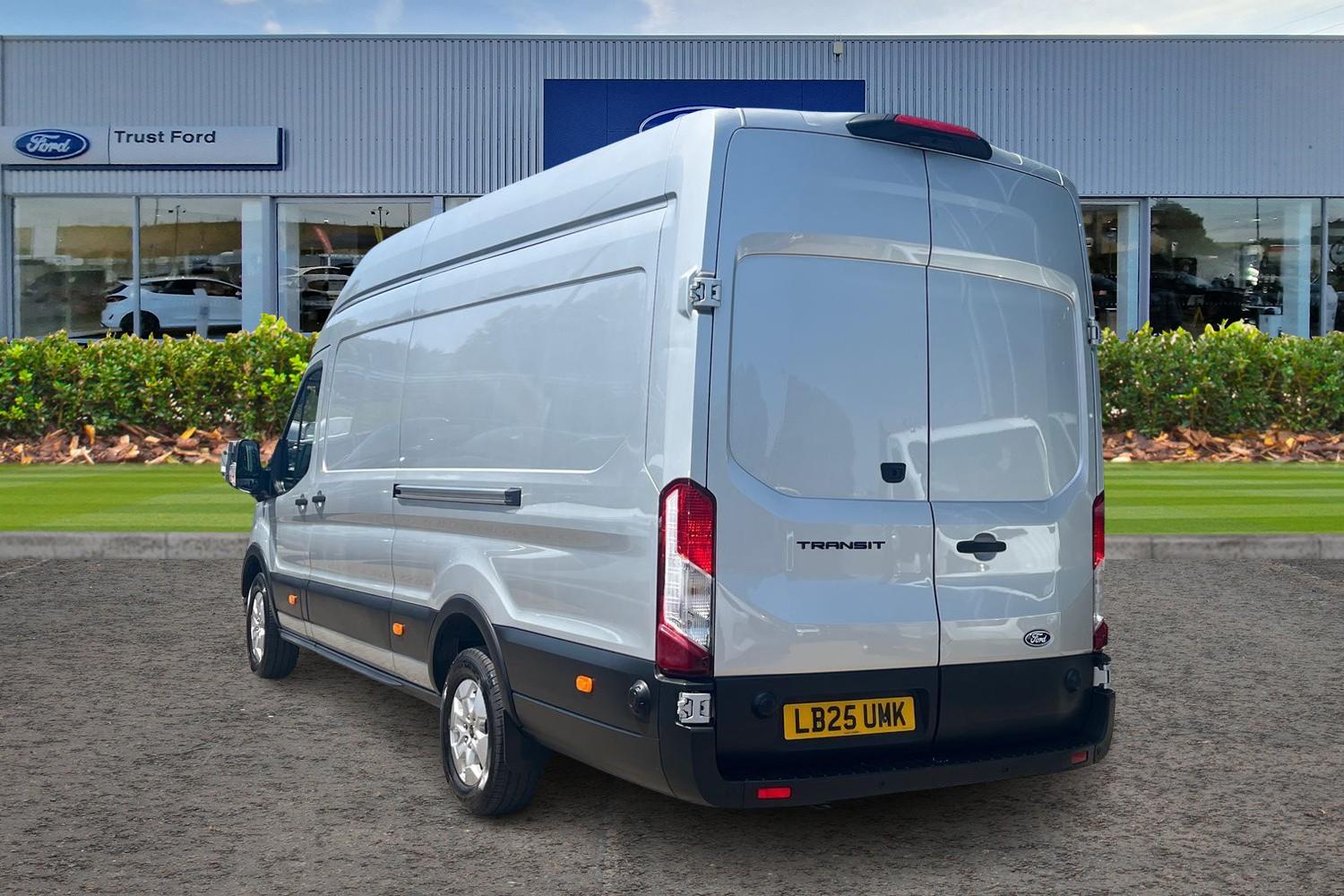 Ford TRANSIT Photo 1
