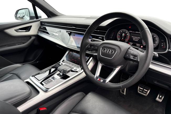 AUDI Q7 Photo 6
