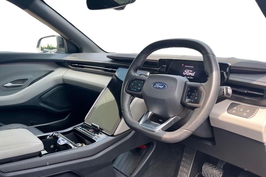 Ford Explorer Photo autoimg-797ad8d37b710fce8f76b88a8543b3ce2f3cfd87.jpg