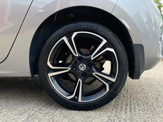 VAUXHALL Corsa Photo 5