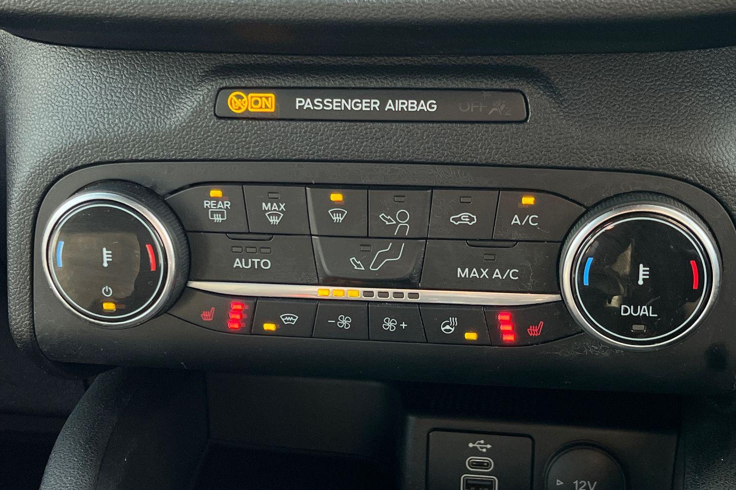 Ford KUGA Photo 30