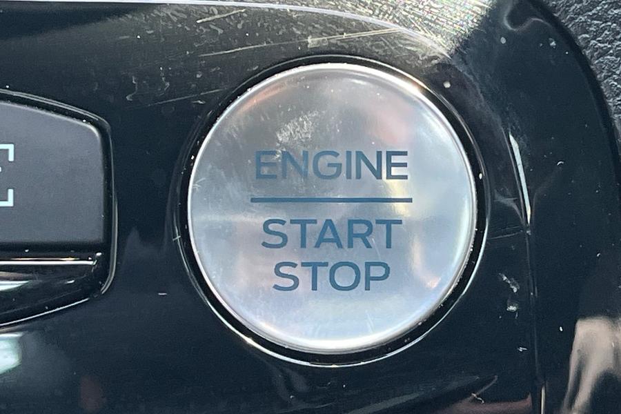 Ford Kuga Photo autoimg-797dc693dd33660dfcfa79d5de49b732aef6ba71.jpg
