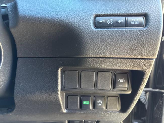 NISSAN Qashqai Photo 28