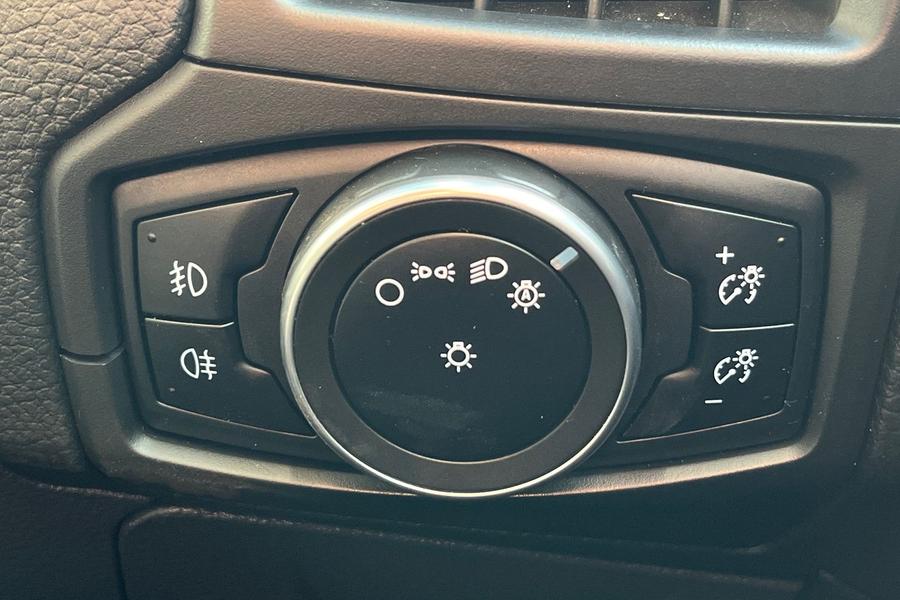 Ford FOCUS Photo autoimg-79822861427492787ba7d21af3f983da496b4957.jpg