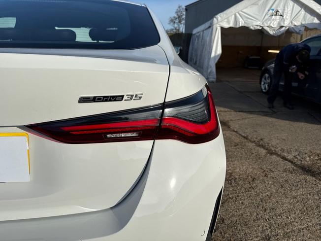 BMW I4 Photo 18