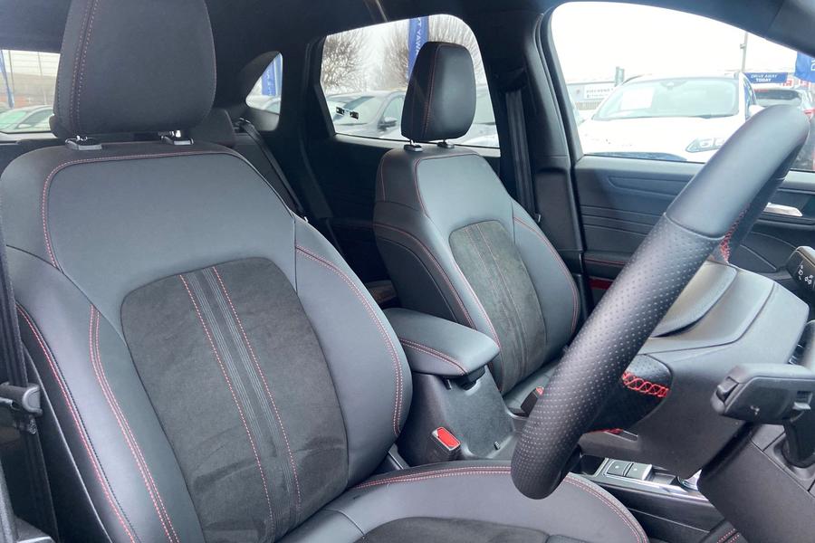 Ford KUGA Photo autoimg-79843e5fcbfea7f1dcb1fa73f57c48c7d07cf239.jpg