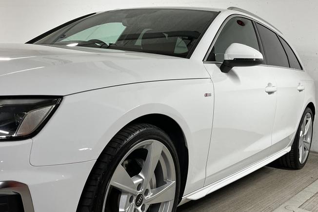 AUDI A4 Avant Photo 30