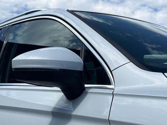 VOLKSWAGEN Tiguan Photo 20
