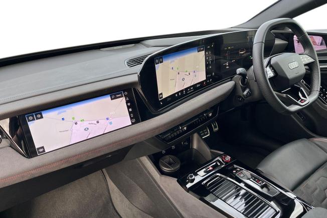 AUDI S6 E-Tron Avant Photo 2