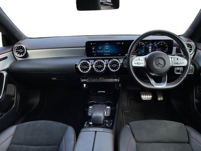 MERCEDES-BENZ CLA Photo 10