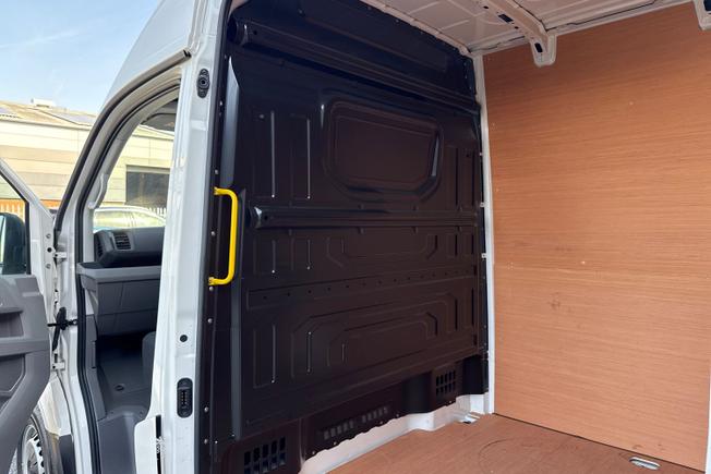 VOLKSWAGEN Crafter Photo 24
