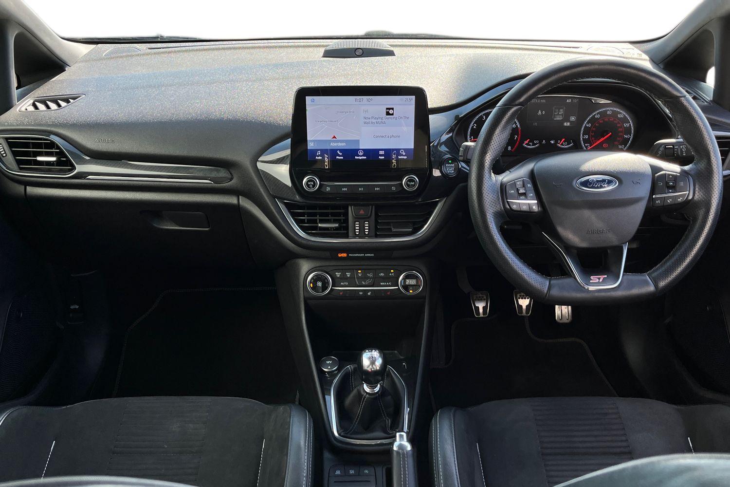 Ford FIESTA Photo 9