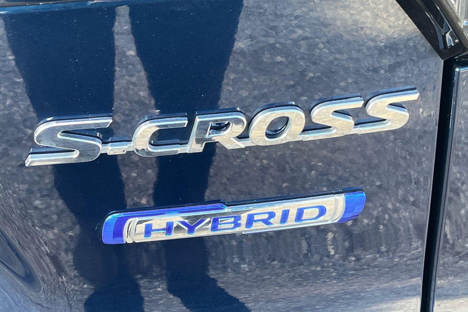 Suzuki S-CROSS Photo 23