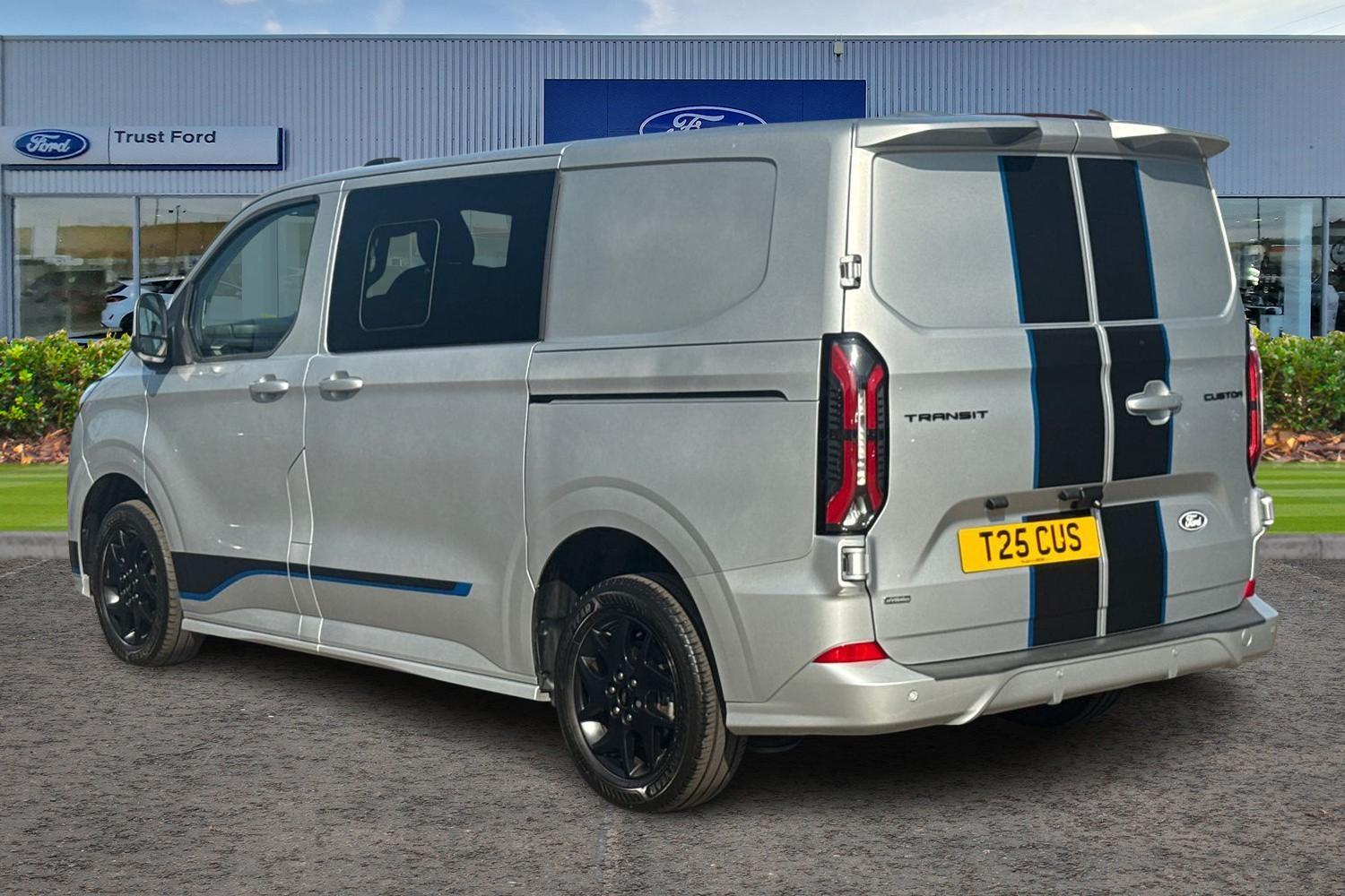 Ford TRANSIT CUSTOM Photo 1