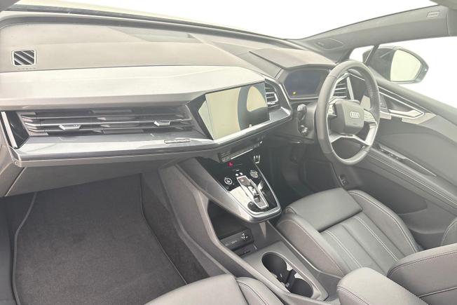 AUDI Q4 E-Tron Photo 2