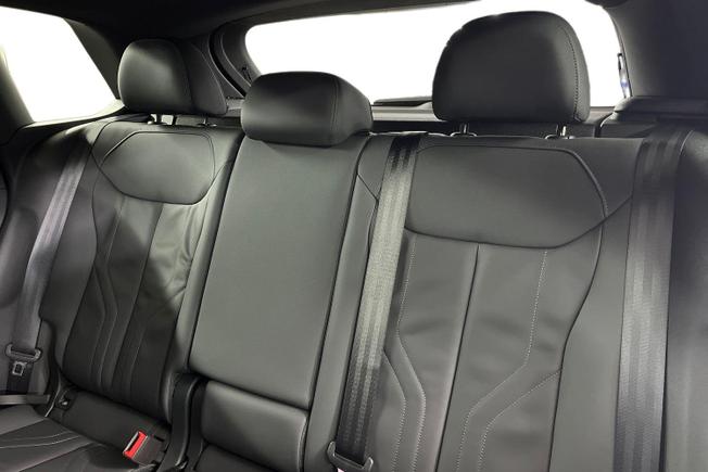AUDI Q3 Photo 9