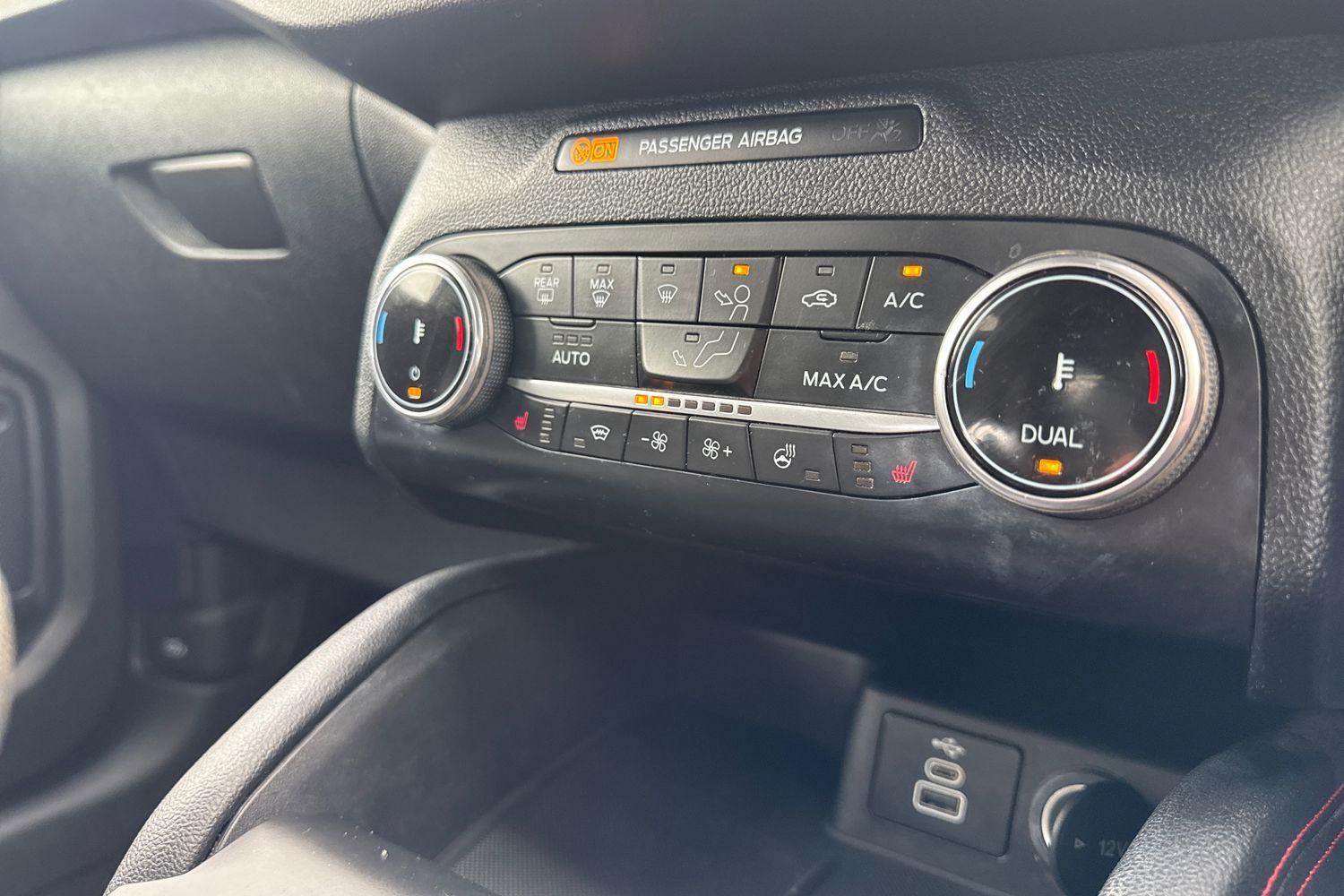 Ford KUGA Photo 29