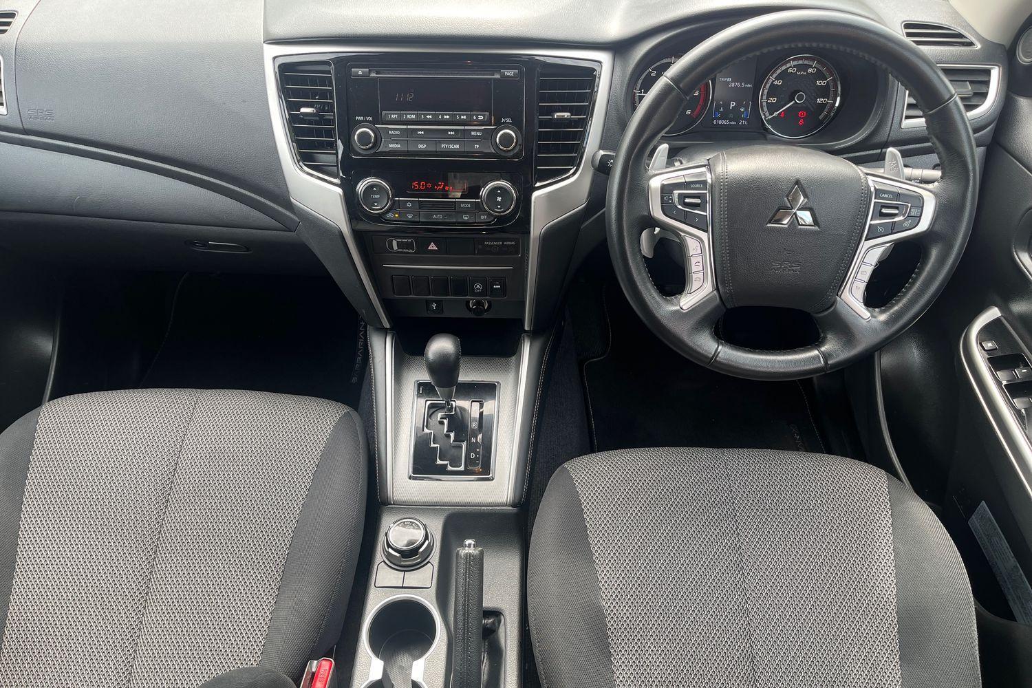 Mitsubishi L200 Photo 9