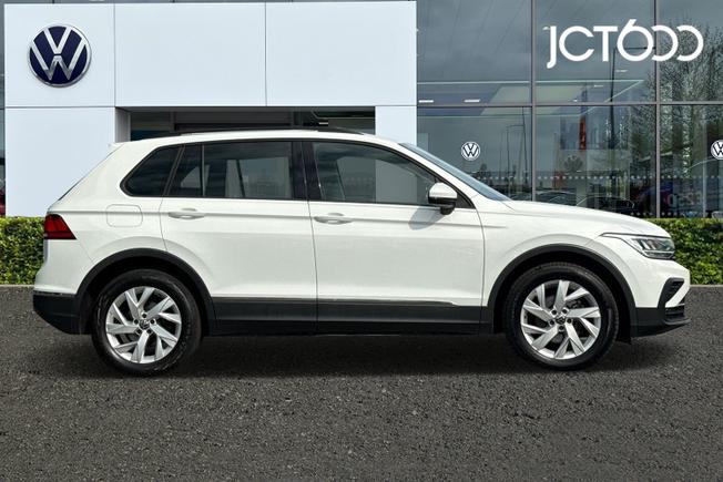 VOLKSWAGEN Tiguan Photo 4