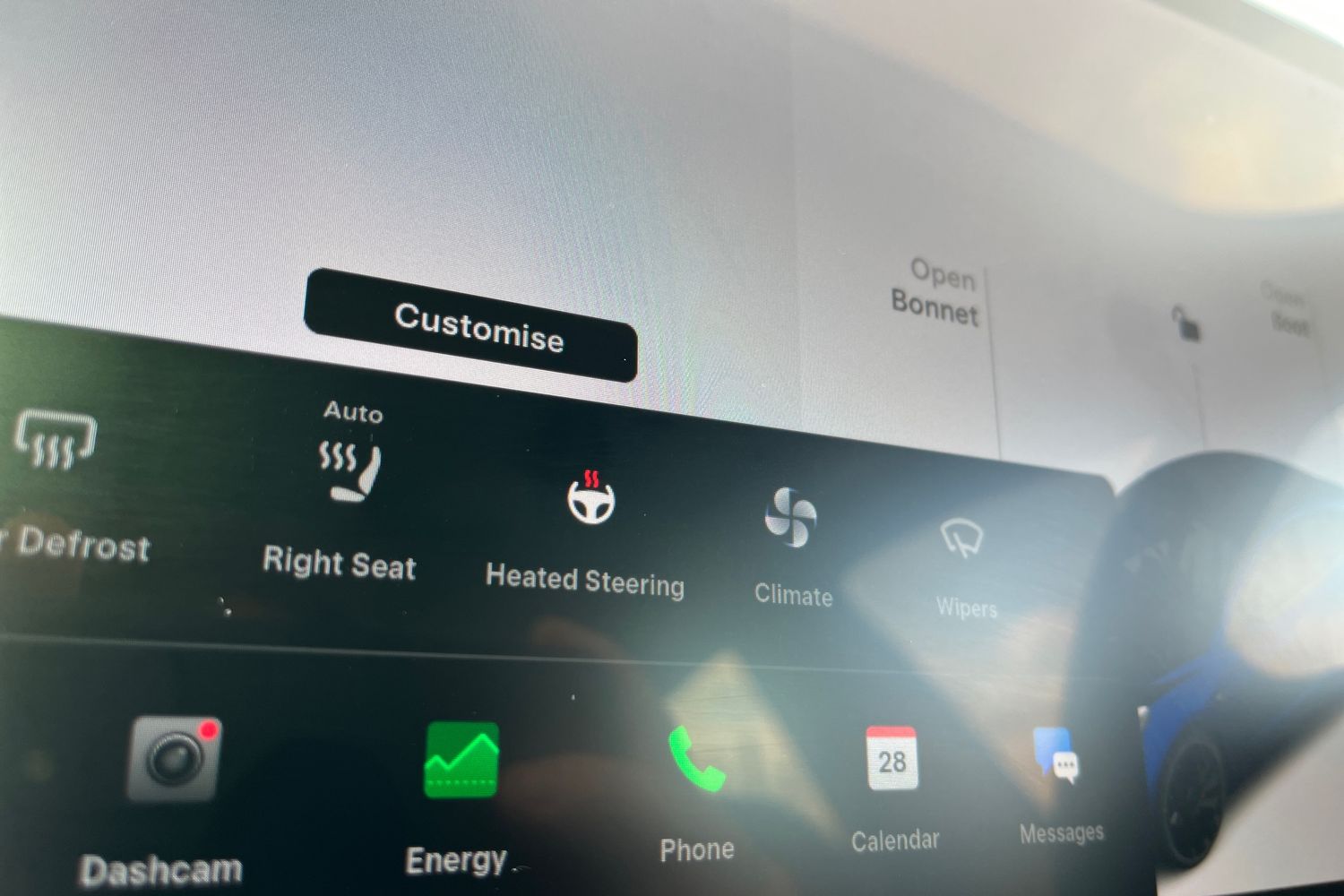 TESLA Model 3 Photo 30