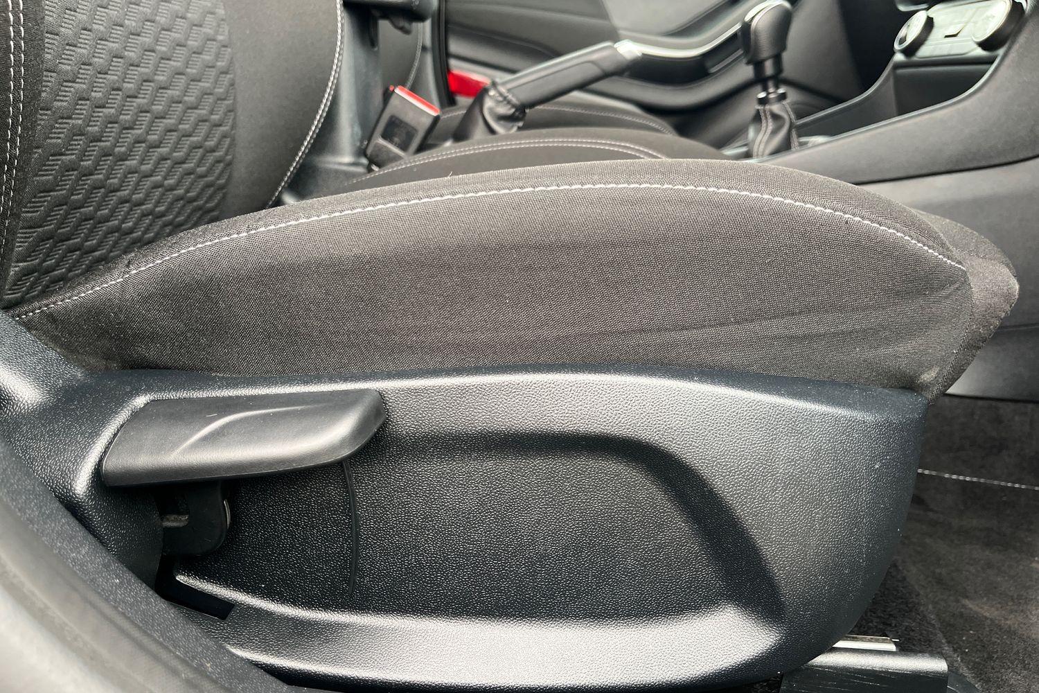 Ford FIESTA Photo 36