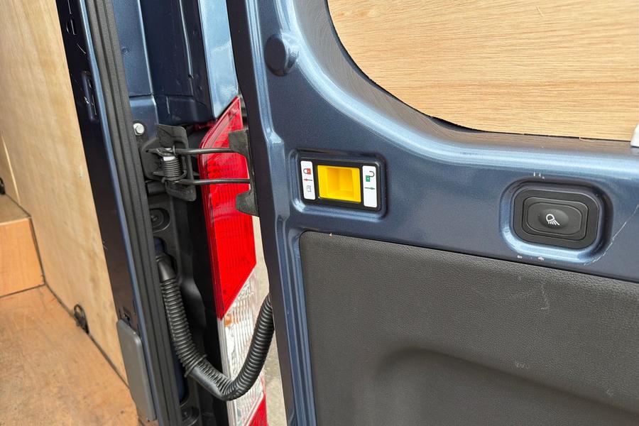 Ford TRANSIT Photo autoimg-79be0420726623a1d20cab6b68fc3546fe432643.jpg