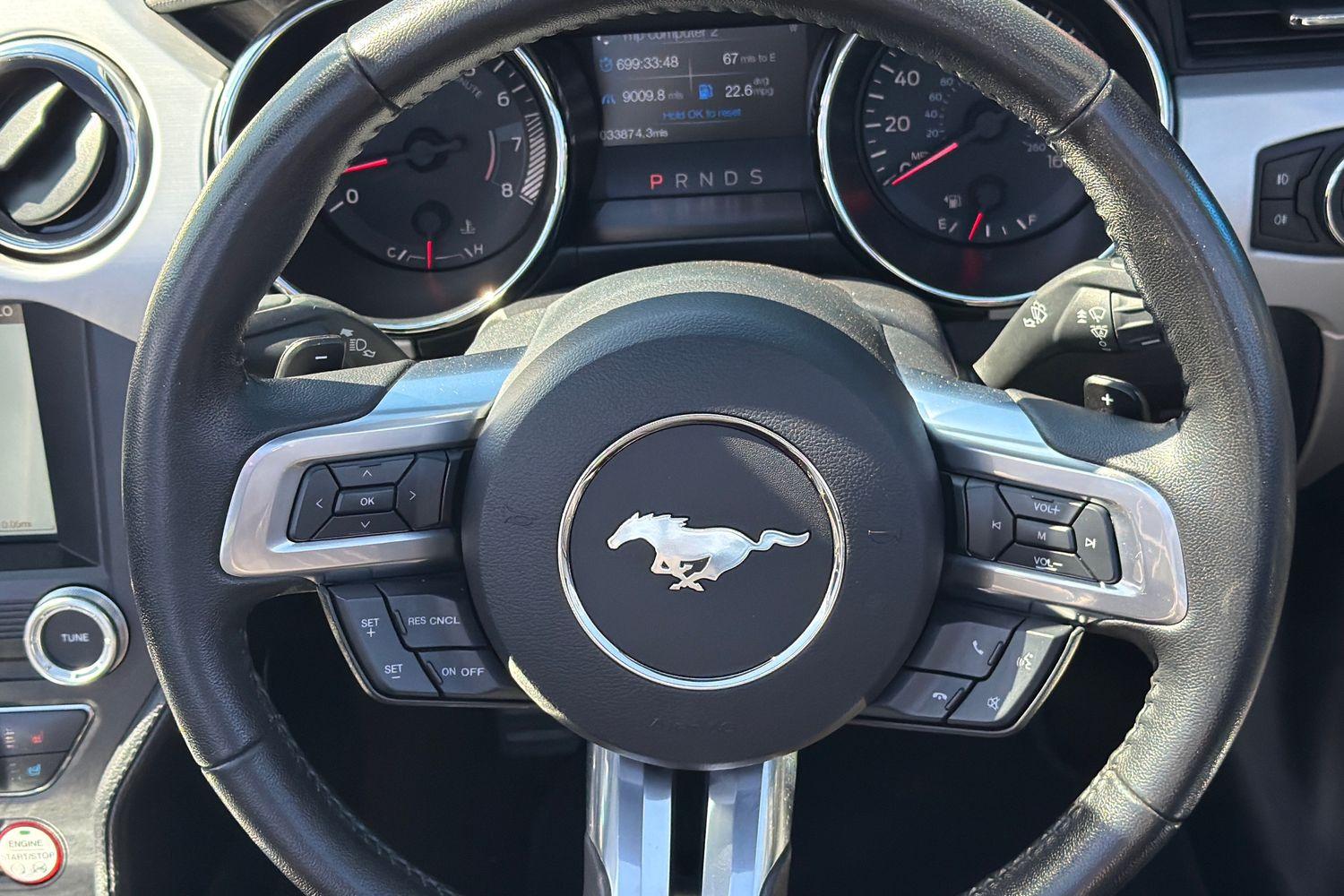 FORD MUSTANG Photo 11