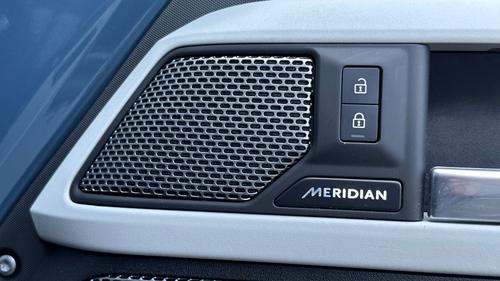 Land Rover Defender Photo autoimg-79c656a4cc96fcdb1a837c5d6212b9d678a523d8.jpg