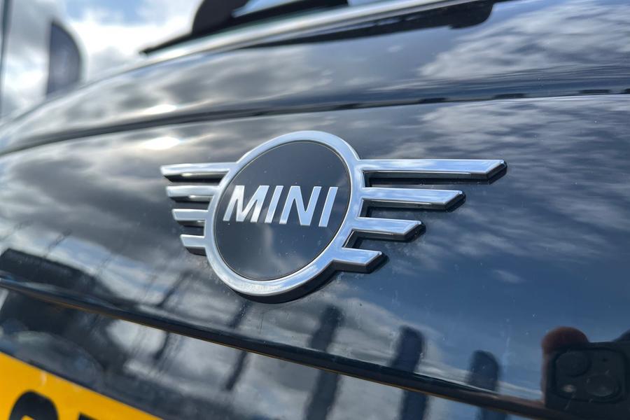 MINI Hatch Photo autoimg-79c97655c4609d78be4d2d1f8ee7fb5f9de8fdca.jpg