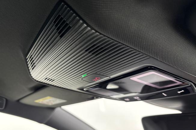 VOLKSWAGEN Golf Photo 23
