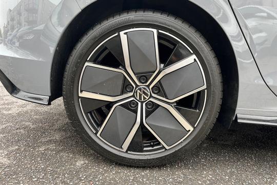Volkswagen Golf Photo autoimg-79d003f8ecc870274f2261eaa4bf6e41118dc271.jpg
