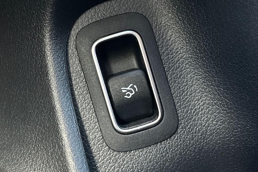 Mercedes-Benz CLA Photo autoimg-79d4052f7c0c2660f8a36d83139ff32b2d0f1ed3.jpg
