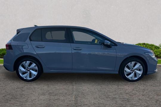 Volkswagen Golf Photo autoimg-79dbcb86c5826d12c2f3caec4eda2ee5af25ce5c.jpg