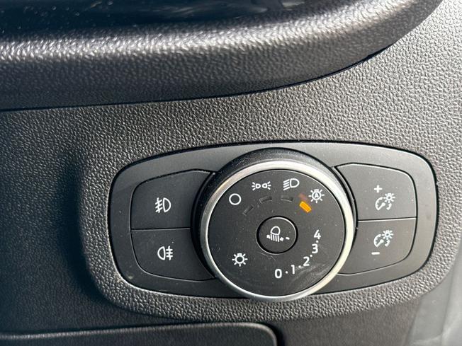 FORD Fiesta Photo 33